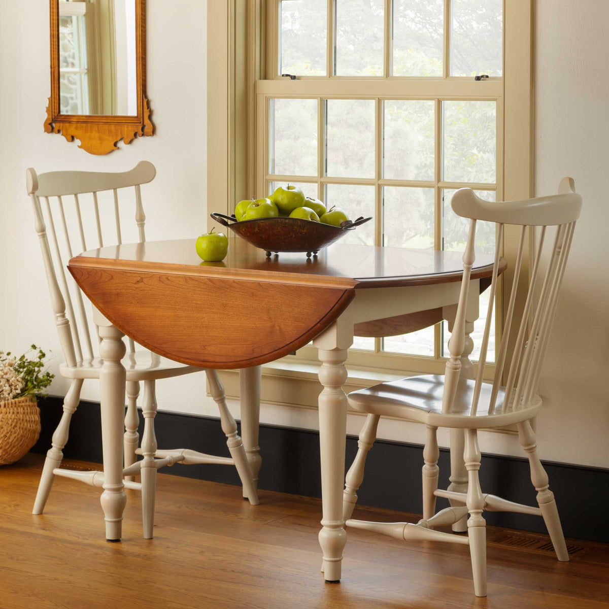 Amish Solid Wood Round Drop leaf Expandable Leg Table