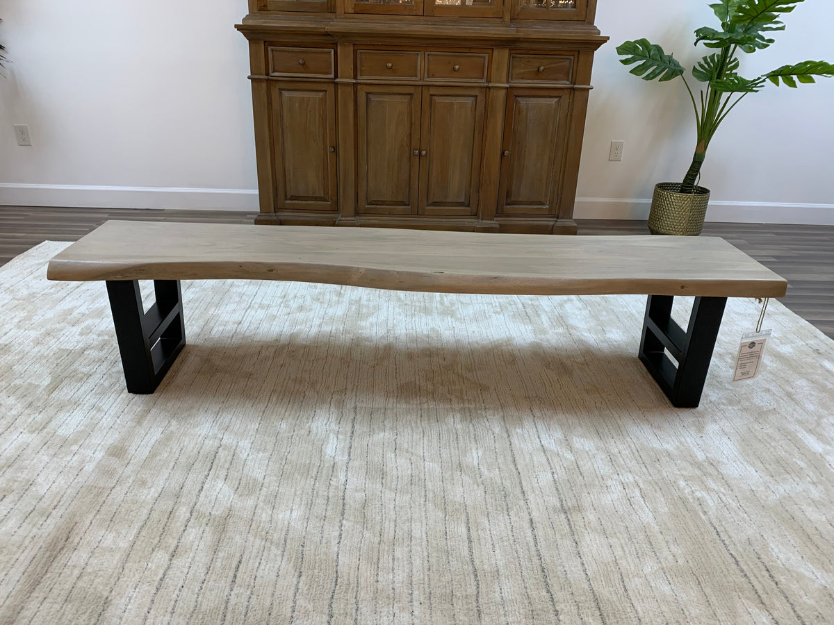 Banco de comedor Malcolm Acacia Live Edge de 84" - Nuevo lavado blanco