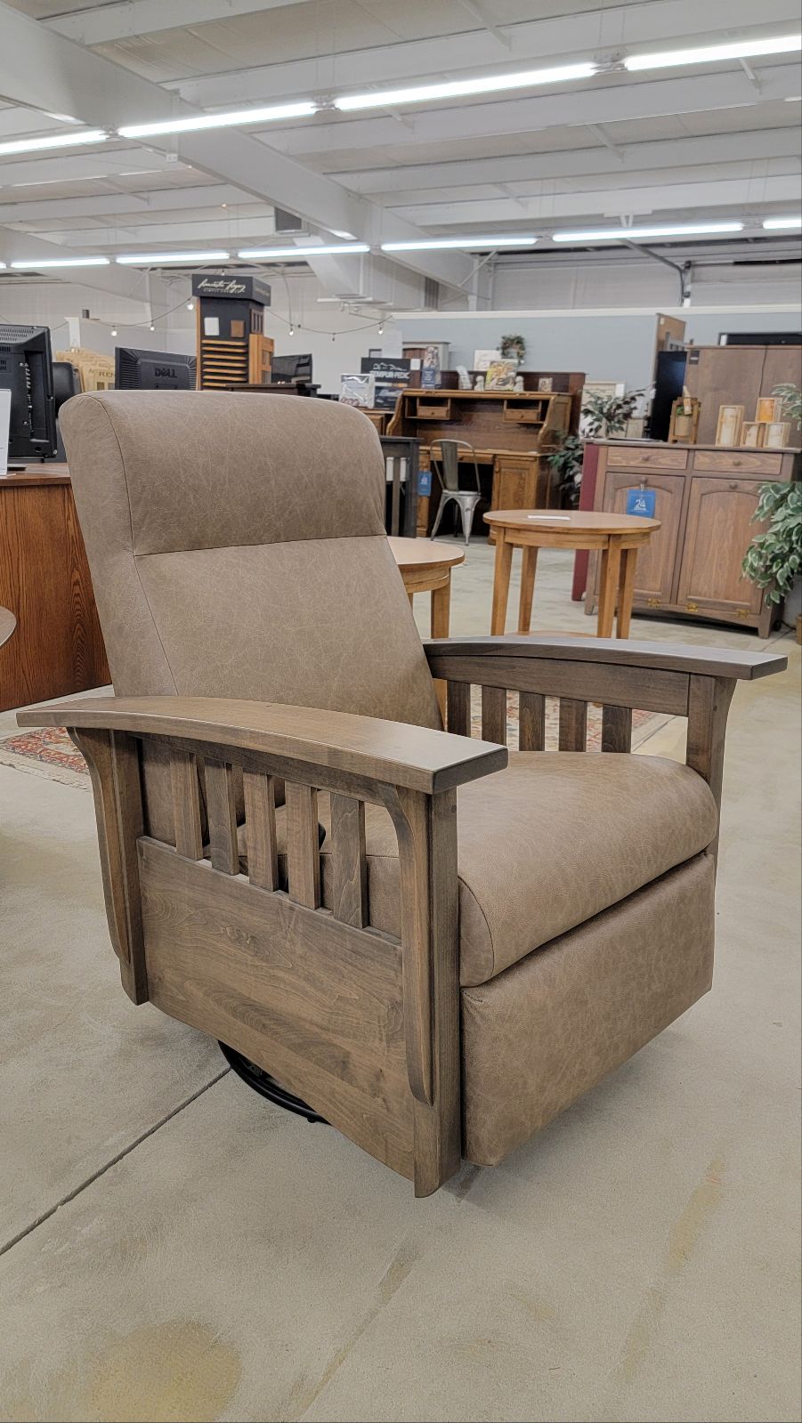 Amish Mission Swivel Recliner - snyders.furniture