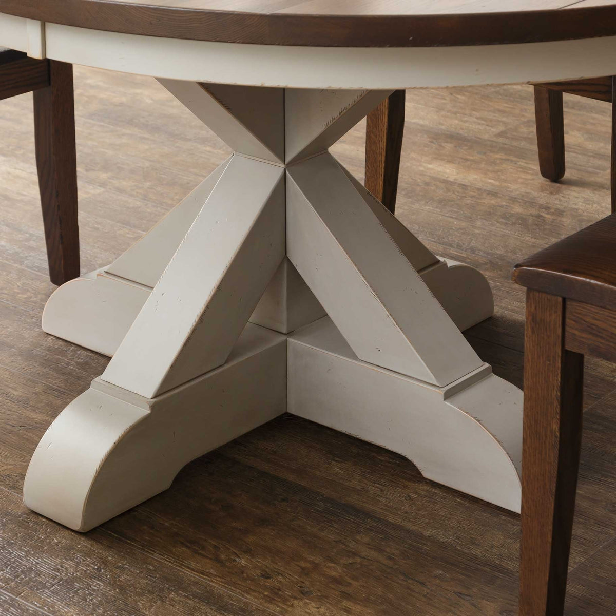 Hudson Round Amish Pedestal Table - snyders.furniture