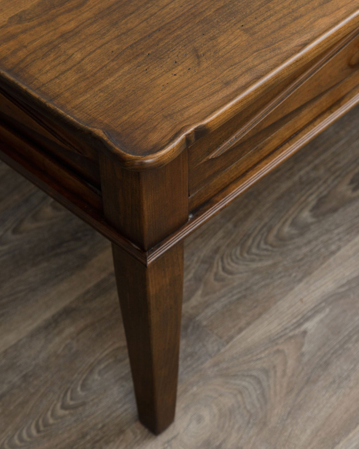 Victorian End Table - snyders.furniture