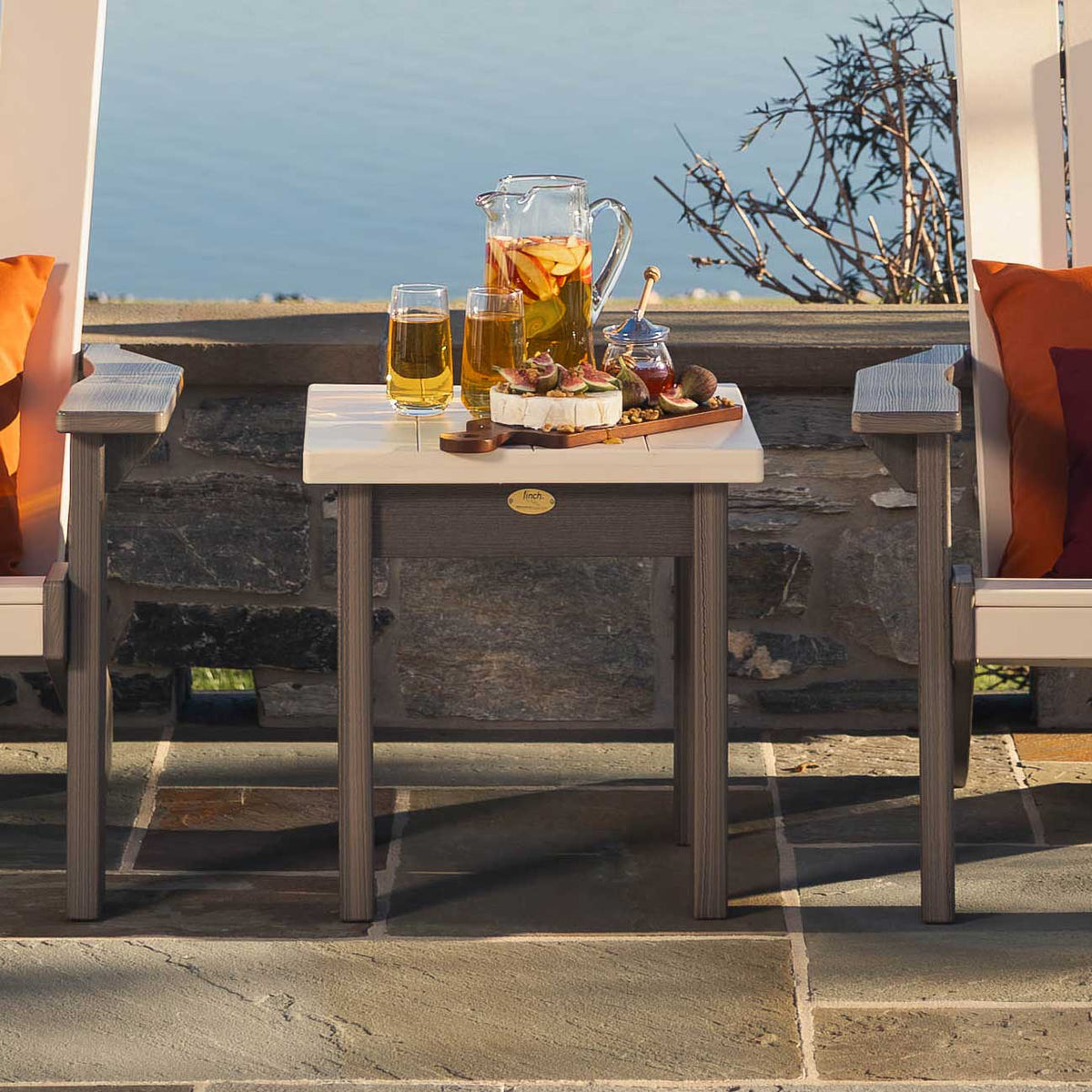 Mesa auxiliar de patio Amish High Tide - Envío rápido