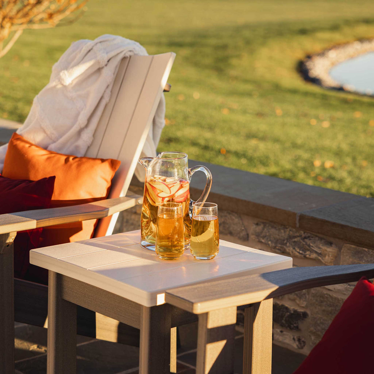 Mesa auxiliar de patio Amish High Tide - Envío rápido