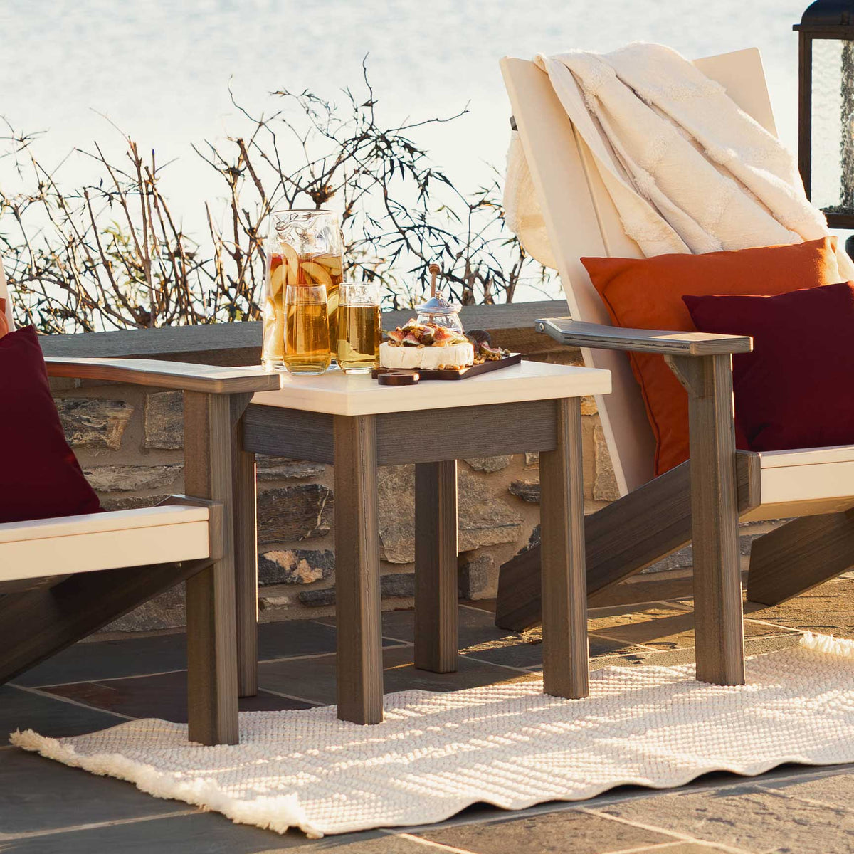 Mesa auxiliar de patio Amish High Tide - Envío rápido