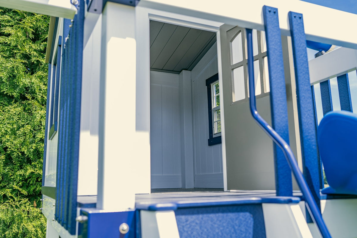 Rainier Vinyl Playset & Swing Set Kit – real-world photo (configuration and colors may differ from the layouts offered)