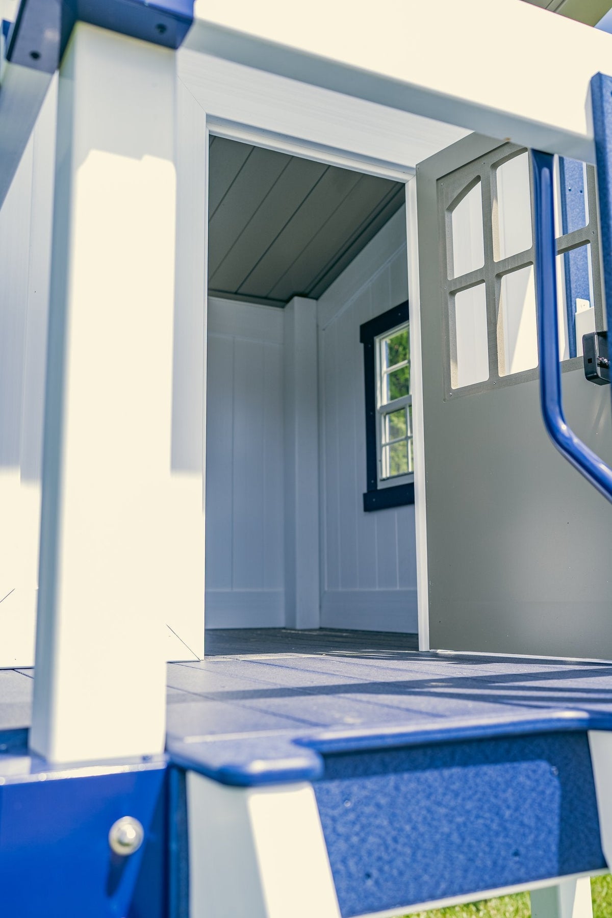 Rainier Vinyl Playset & Swing Set Kit – real-world photo (configuration and colors may differ from the layouts offered)