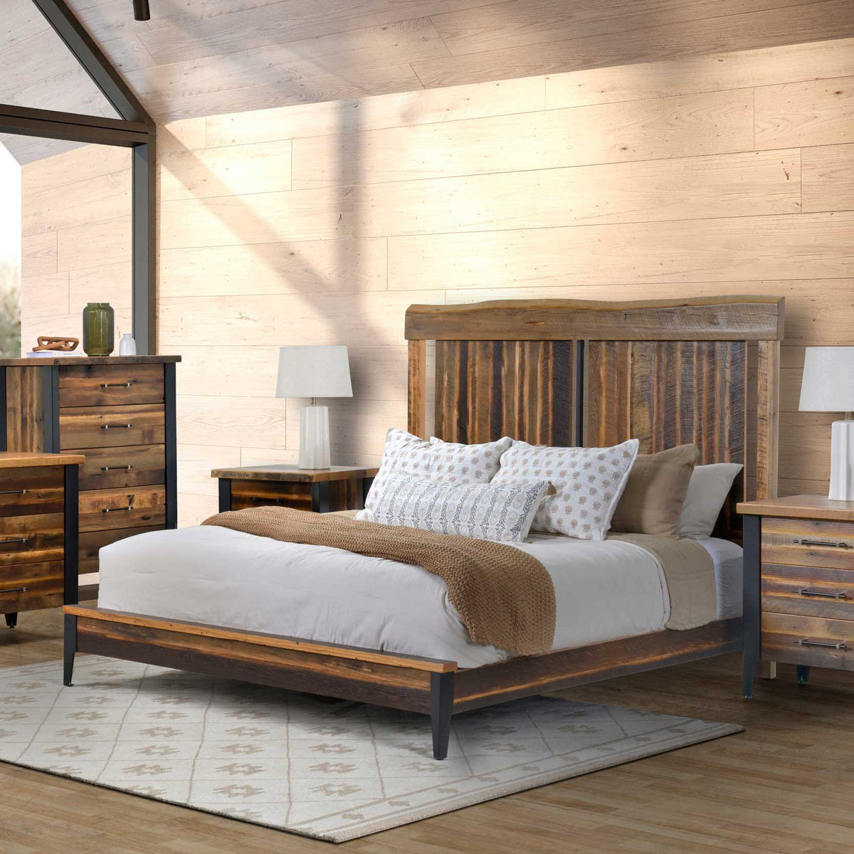 Amish Brandywine Rustic Barnwood Bed