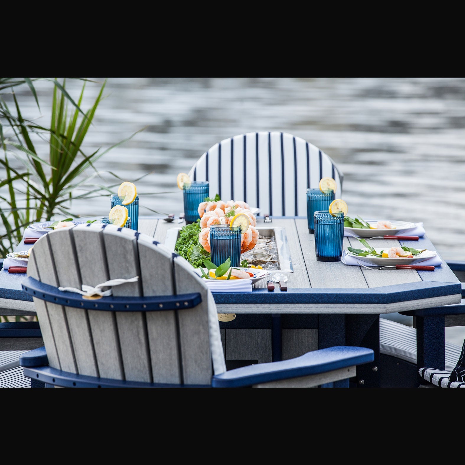 Amish Summerside Patio Ice Bucket Dining Table - snyders.furniture